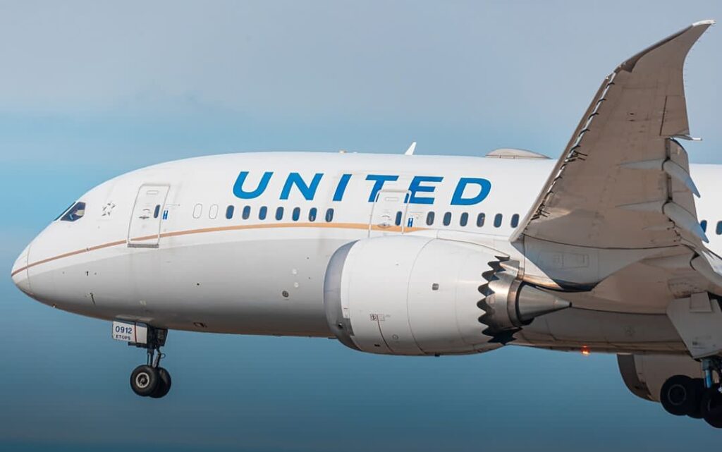 United Airlines Hiring For Data Analyst